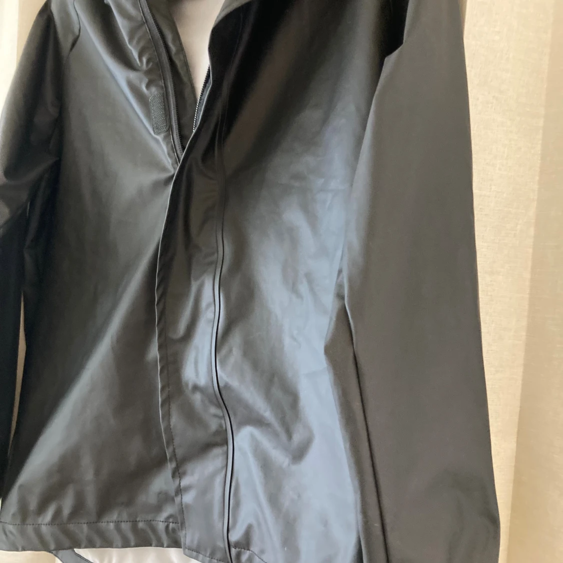 Svart regnjacka från Neomondo NYskick  - 4