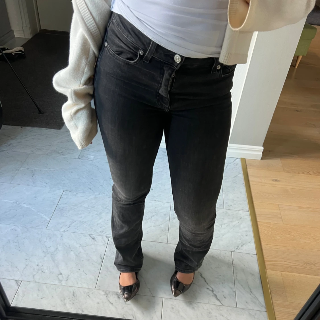 Svarta straight jeans  - 4