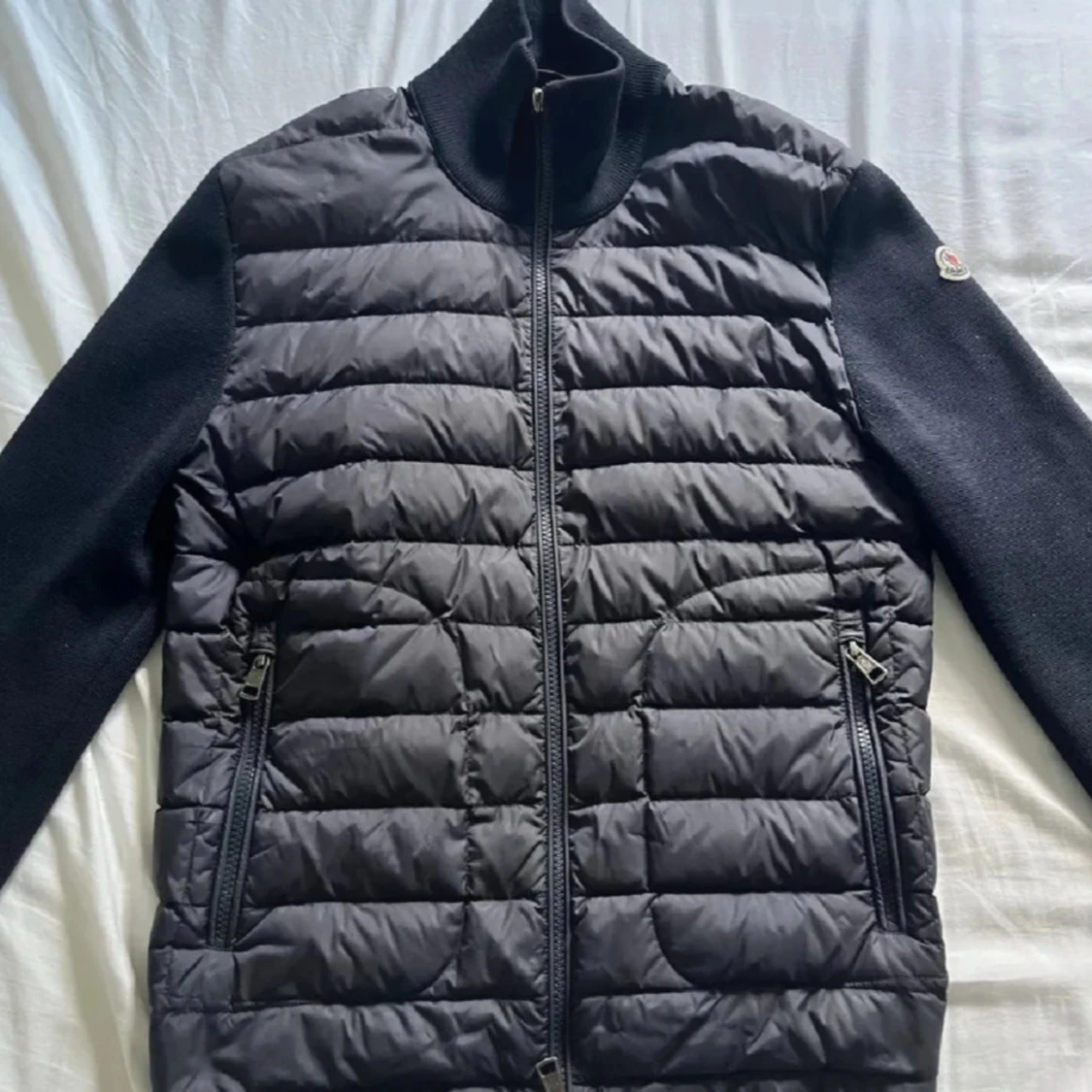 Svart quiltad dunjacka från Moncler