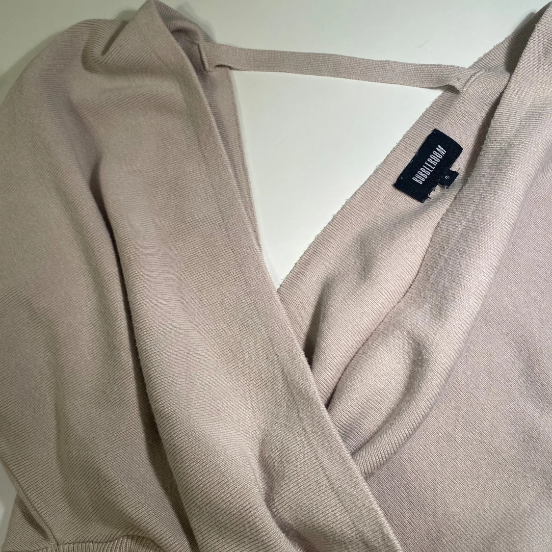 Omlottopp med öppen rygg från Bubbleroom  - 3