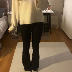 Svarta bootcut jeans - Snygga svarta jeans från only, strl s/34❤️