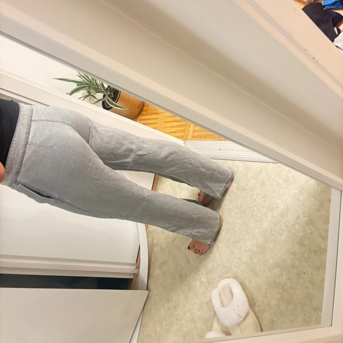 Ljusgråa raka kostymbyxor  - 1