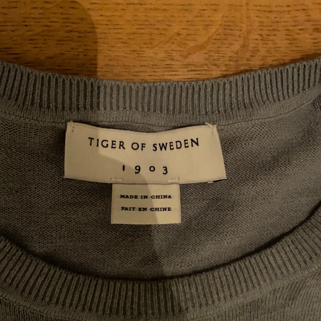 Ljusblå stickad tröja från Tiger of Sweden - 1