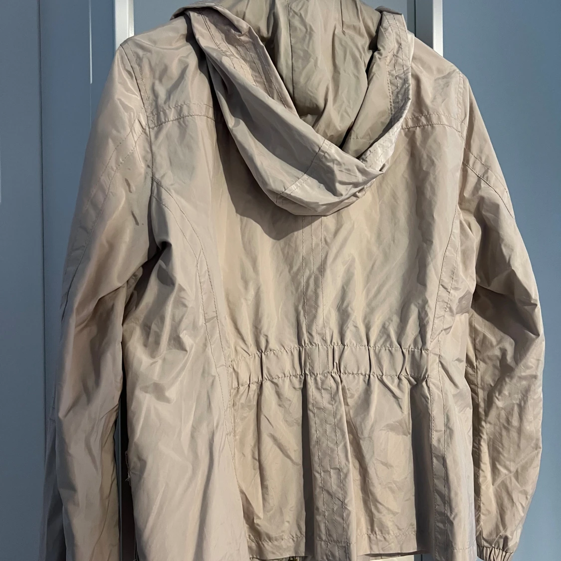Beige parkajacka från Massimo Dutti - 1