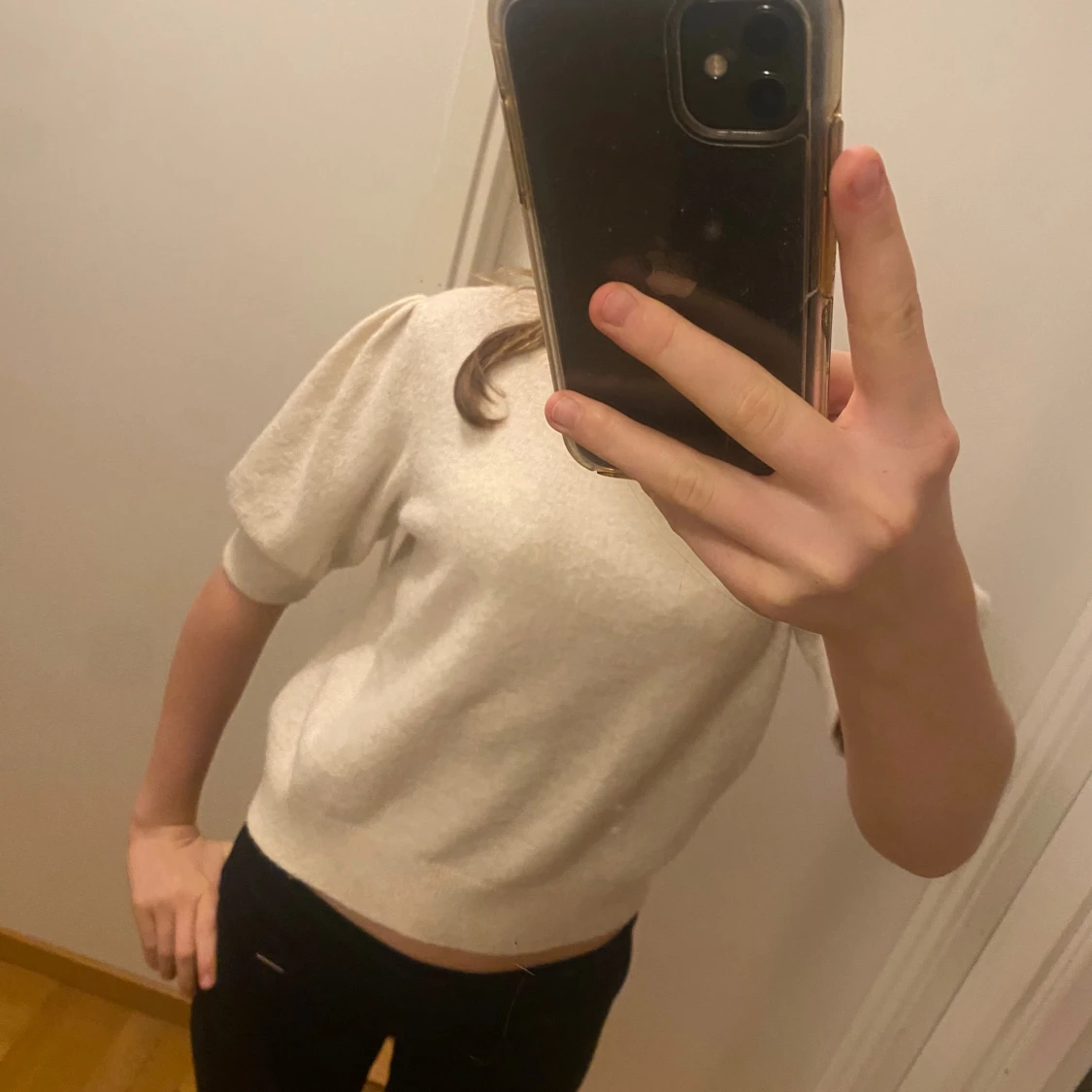 Beige stickad tröja med puffärm - 3