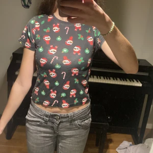 Cropped gullig julmönstrad topp - Gullig jultopp