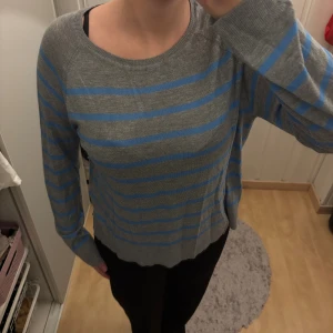 Tröja  - Knappt använd 
