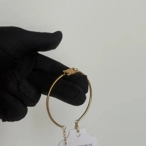 Lyx armband - Otroligt fin! Rostfritt stål Celin’e