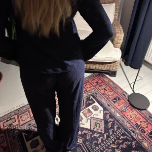 Marinblå pyjamasset spets - Gulligt och supermysigt pyjamasset!