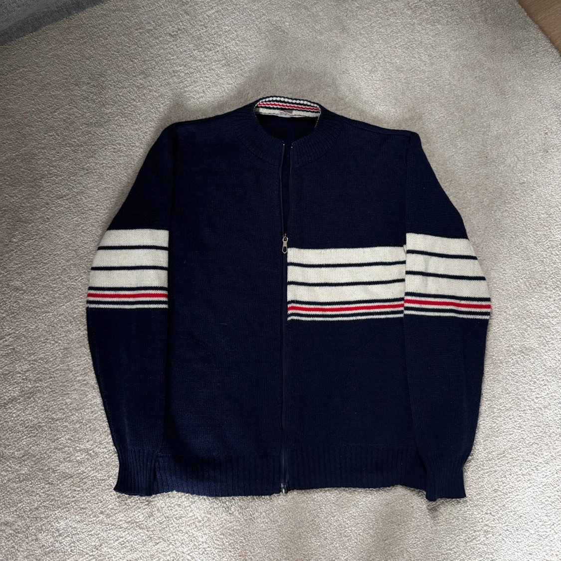 Stickad cardigan med mönster🧶 - 1