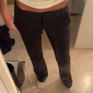 Bikbok kostymbyxor - säljer dessa kostymbyxor från bikbok! Bra skick, inga defekter. nypris 500kr