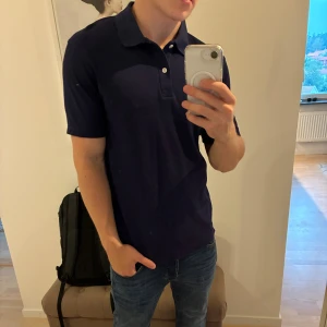 Uniqlo piké - 10/10 skick, endast testad. Nypris 399 kr.