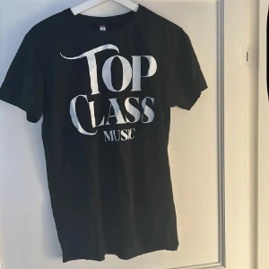 Top class t shirt 2 för priset av 1 - Köp 2 för 75, båda storlek S