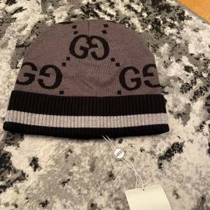 One size mössa - Mössan är storlek onesize, väldigt fint skick, tags osv kommer med. 