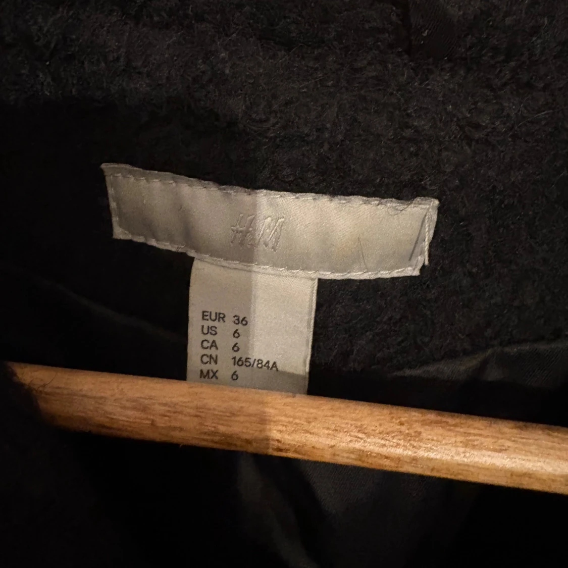 Svart ullkappa med dragkedjor - 4