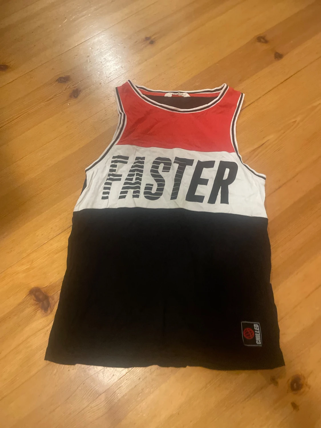 Färgglad linnetopp från H&M med tryck