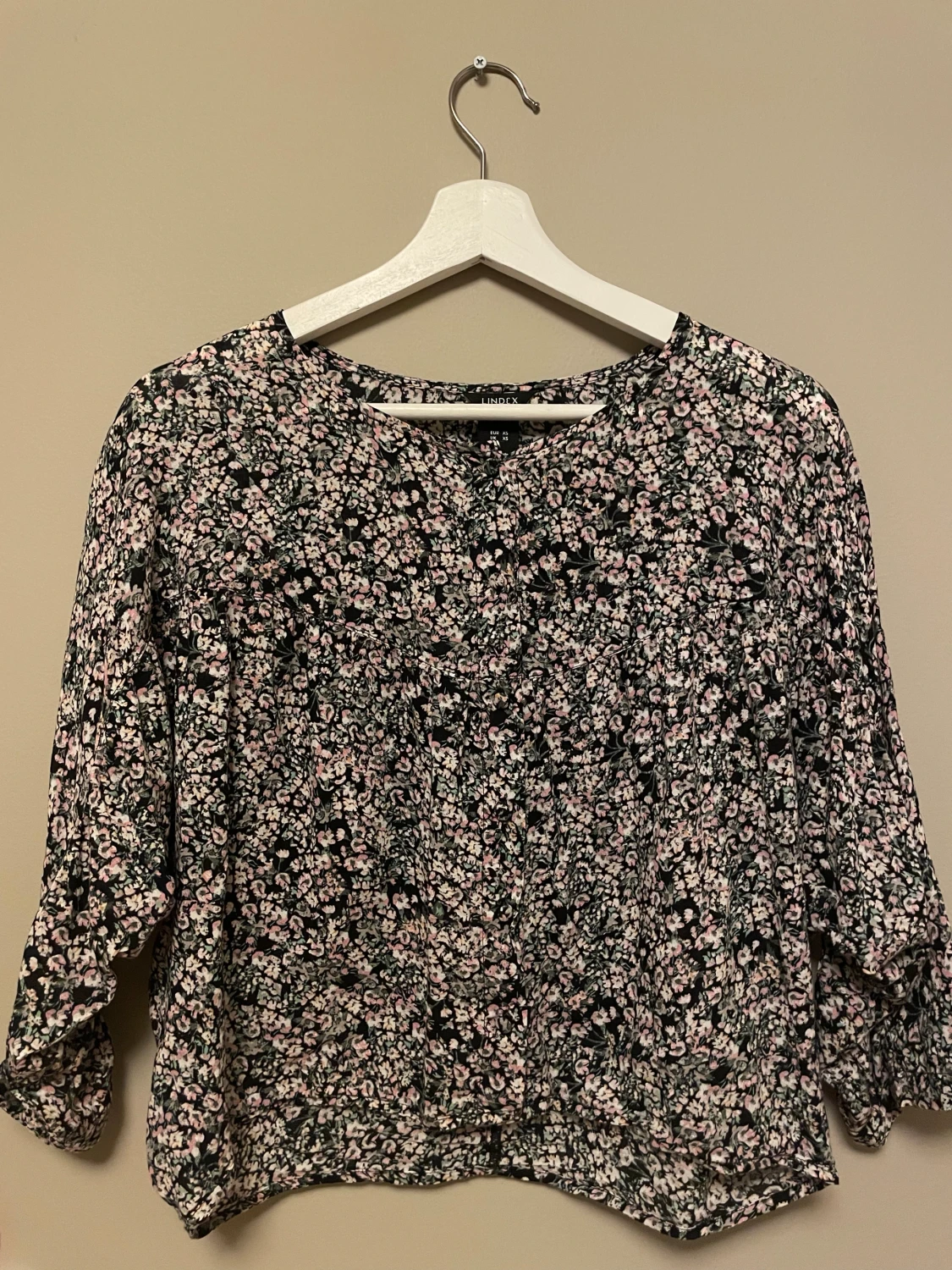 Blommig blus från Lindex XS - 2