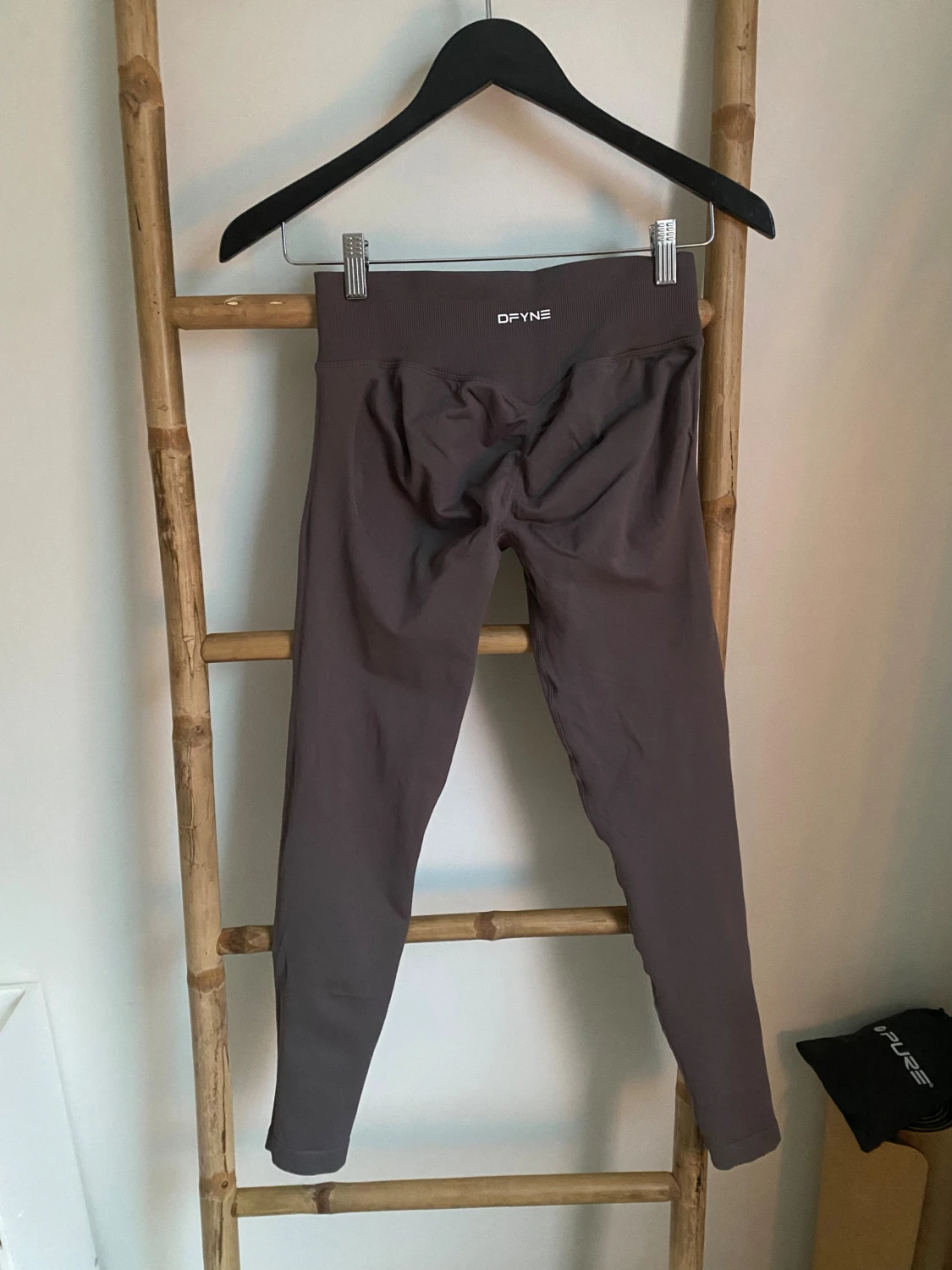 DFYNE Impact Leggings Truffle M