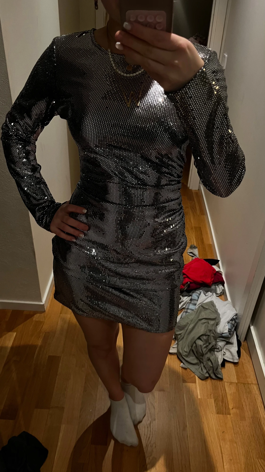 Glittrig silver kortklänning - 1