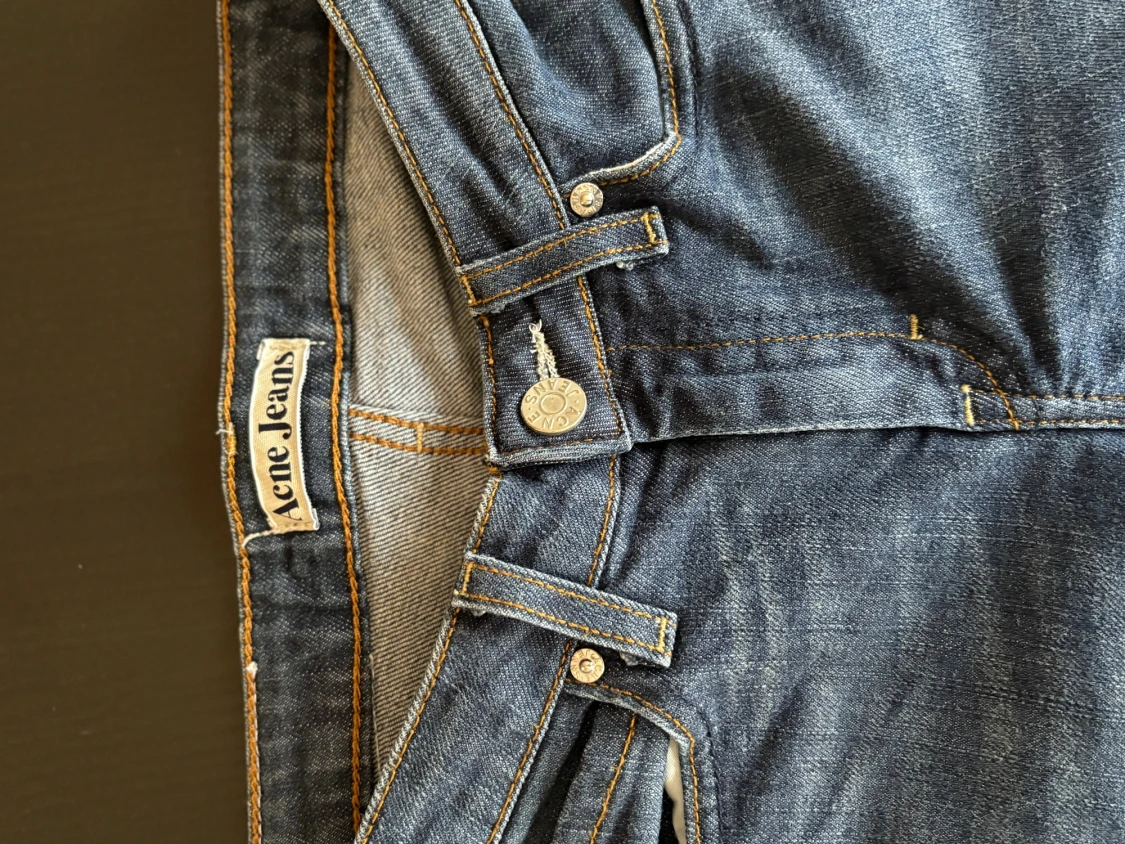 Acne Studios slim fit/straight fit jeans i storlek W26 L32 - 2