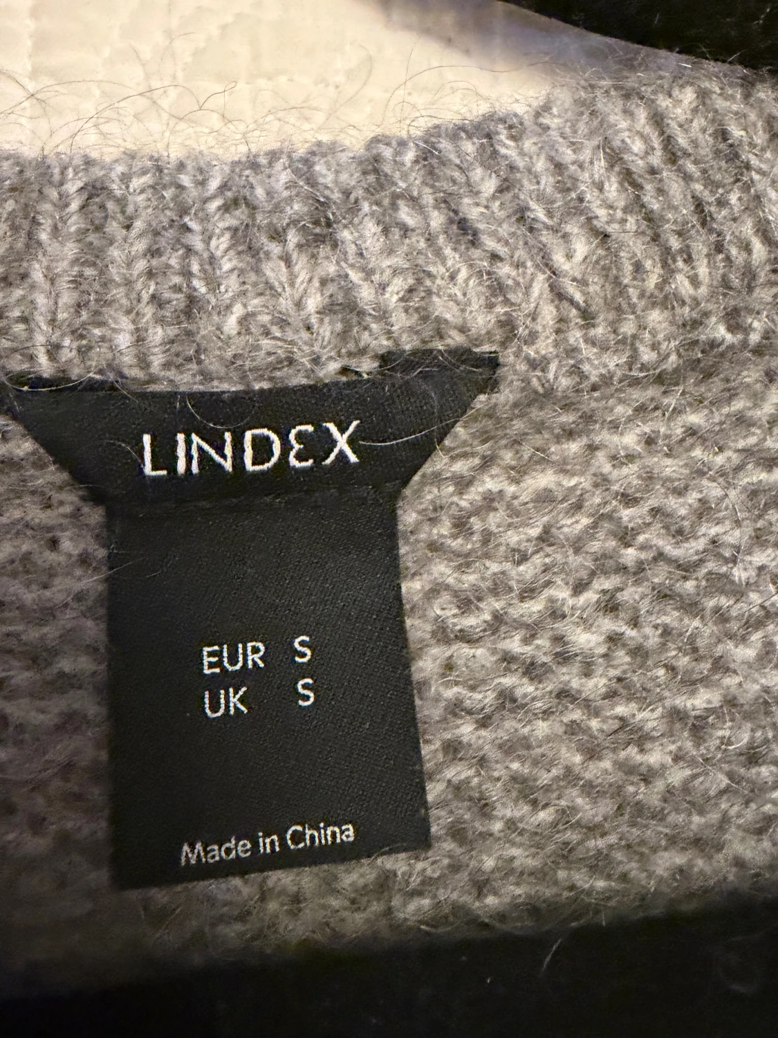 Grå stickad tröja från Lindex - 1