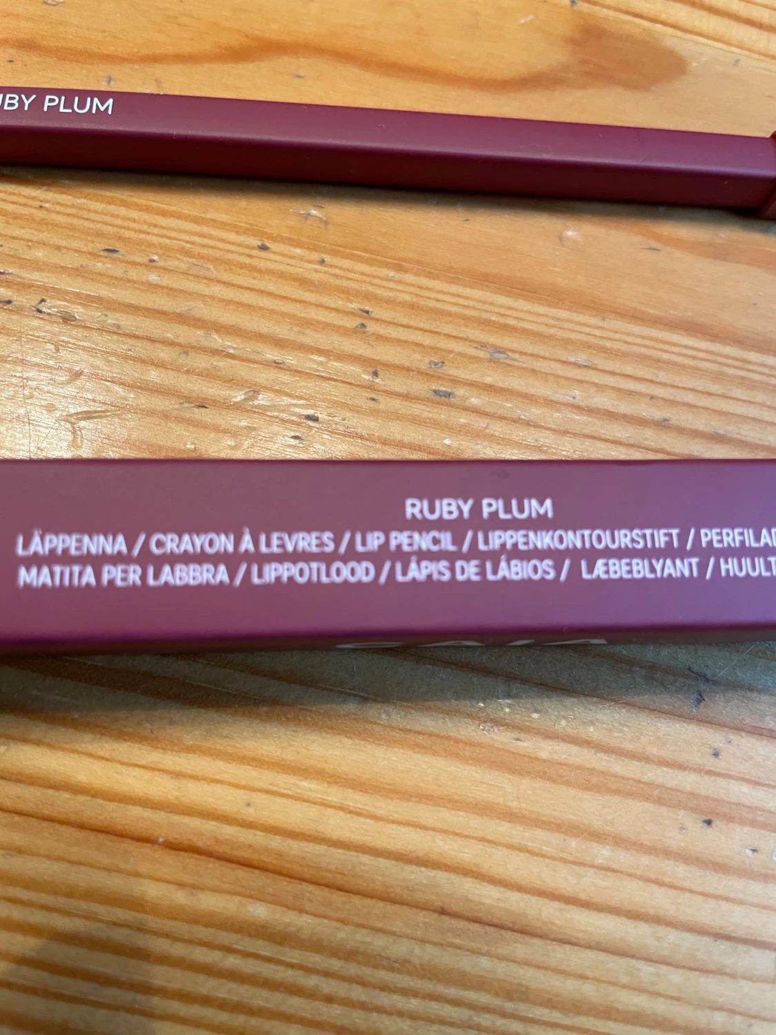 Läppenna från CAIA - Ruby Plum - 2