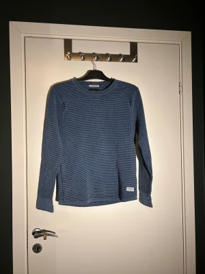Scotch and Soda tröja - Scotch and Soda tröja, perfekt till våren och sommaren och för dig som har bra och unik stil! Pris kan diskuteras! Hör av dig för frågor!
