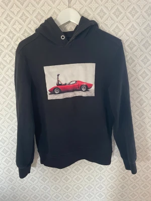 Limitato hoodie  - Limitato hoodie i fint skick storlek S 