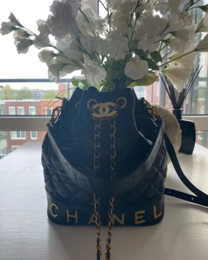 Svart väska - Fin och lyxig väska