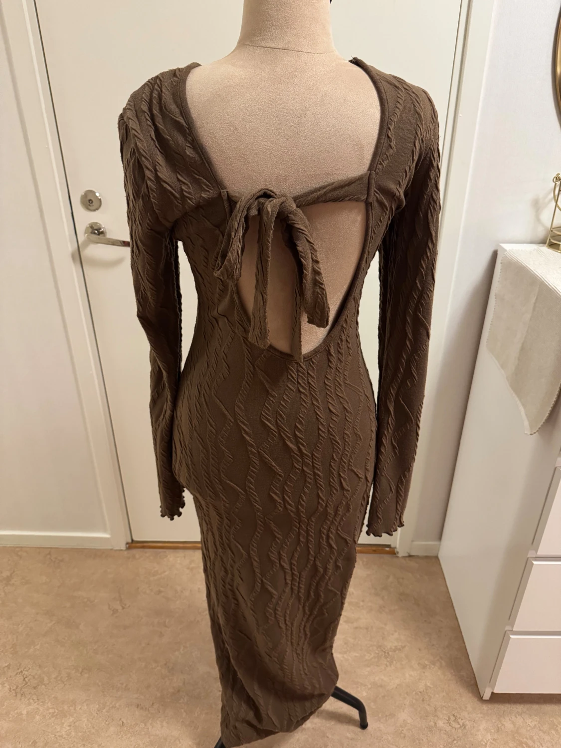 Brun långärmad klänning från SHEIN - 1