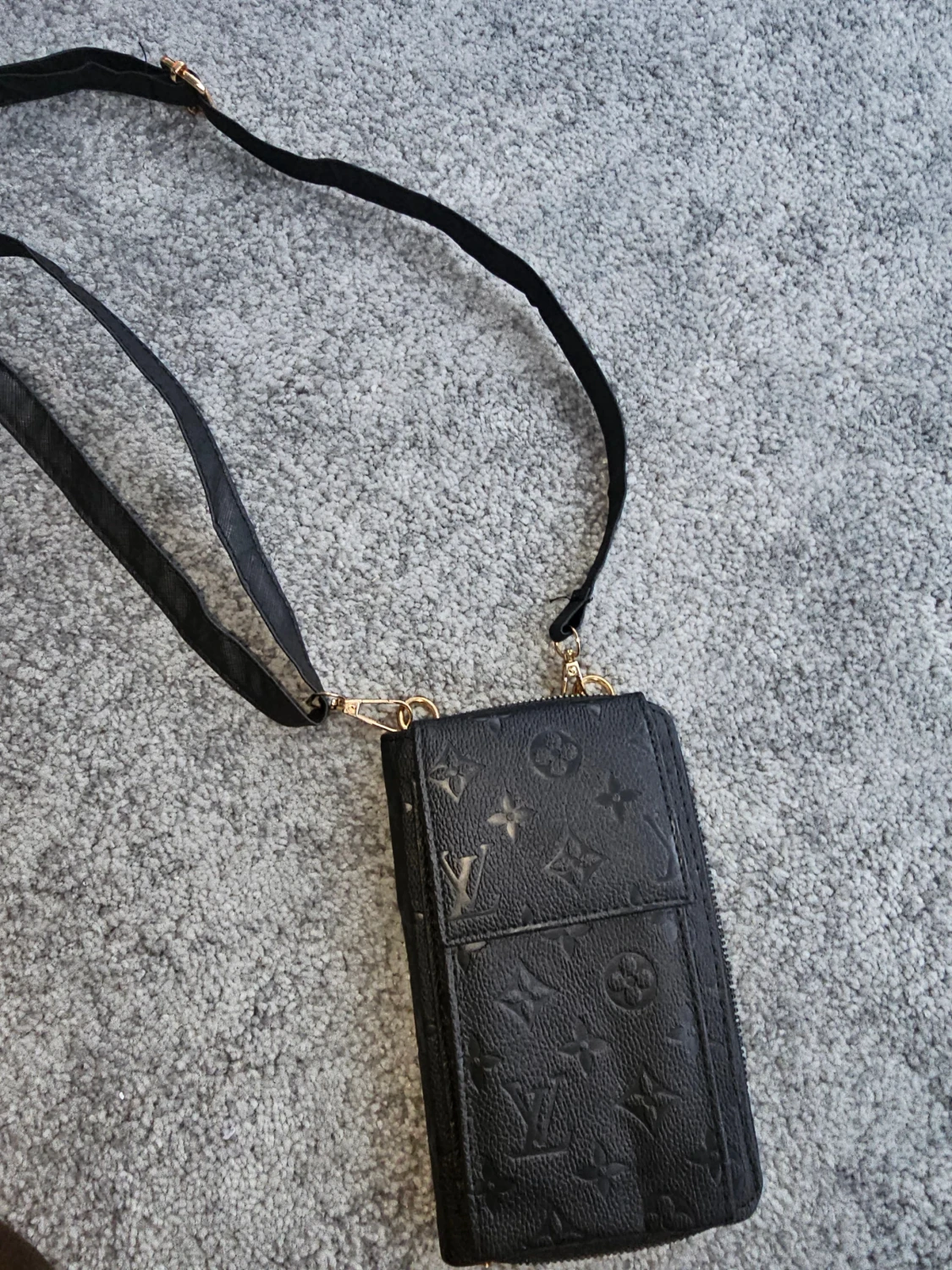 svart axelväska i skinn - 1