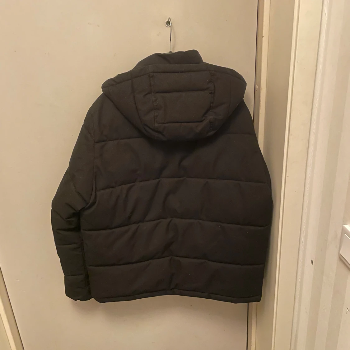 Svart pufferjacka från Hugo - 1