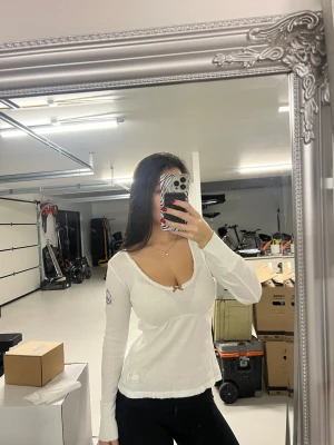 Odd molly tröja  - Fin och basic odd molly tröja, den är fin men har sina år, så skicket är inte det bästa🥰