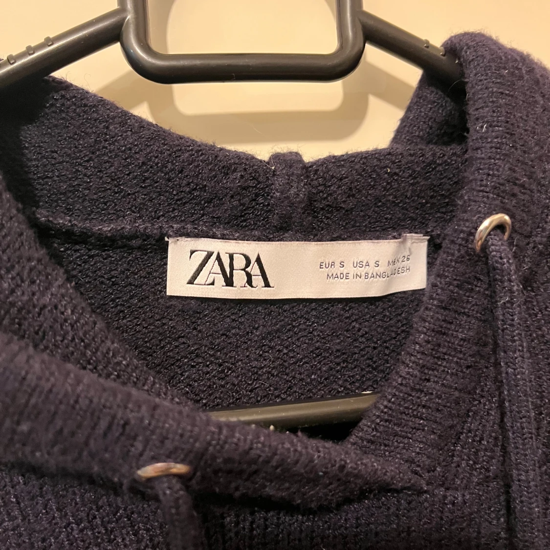 Stickad hoodie strl S  - 3