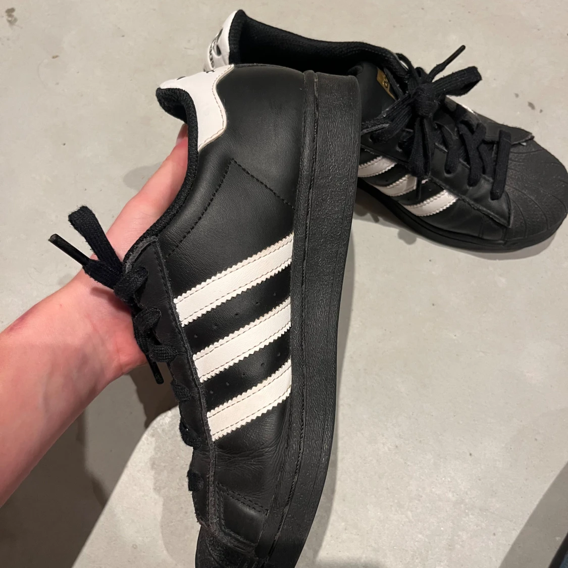 Adidas Superstar svarta sneakers - 2