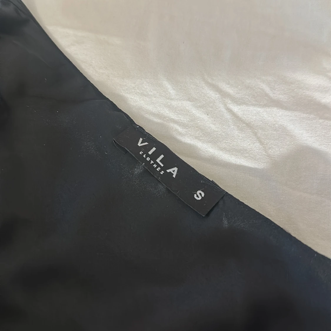Svart volangkjol från Vila - 3