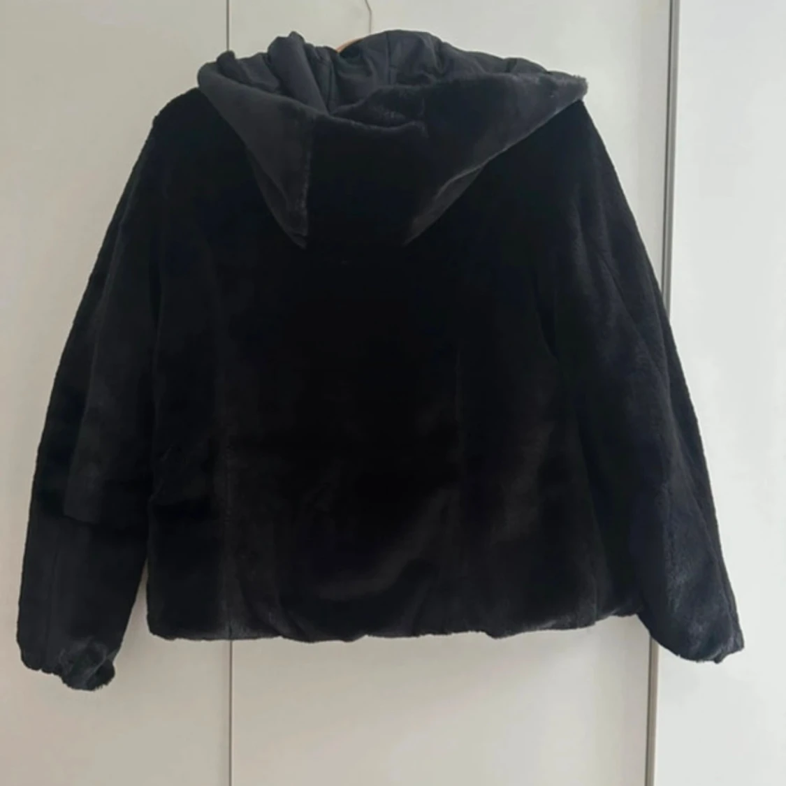 Vändbar täckjacka med fickor  - 2