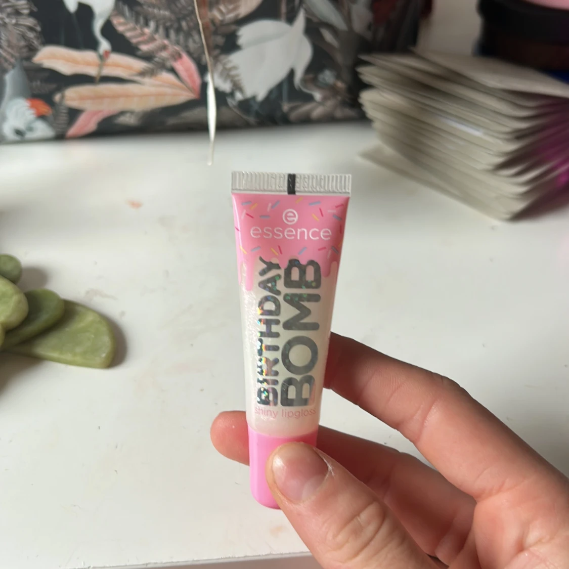 Essence Birthday Bomb läppglans