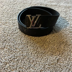 LV Bälte - Helt ny & Oanvänd ✔️, Kommer med tags & dustbag 🏷️, Skickas inom 1 dag 📦, Onesize (passar alla), perfekt fö