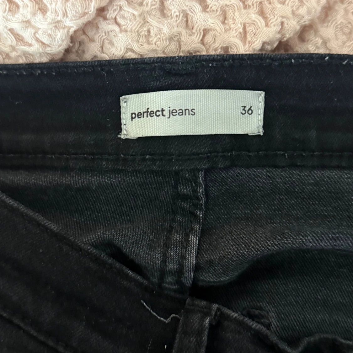 Svarta bootcut jeans från Perfect Jeans - 2