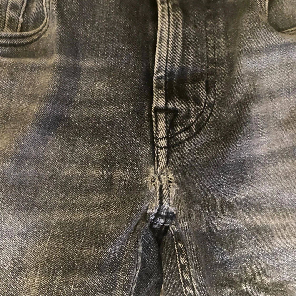 Svarta skinny jeans med slitning - 1