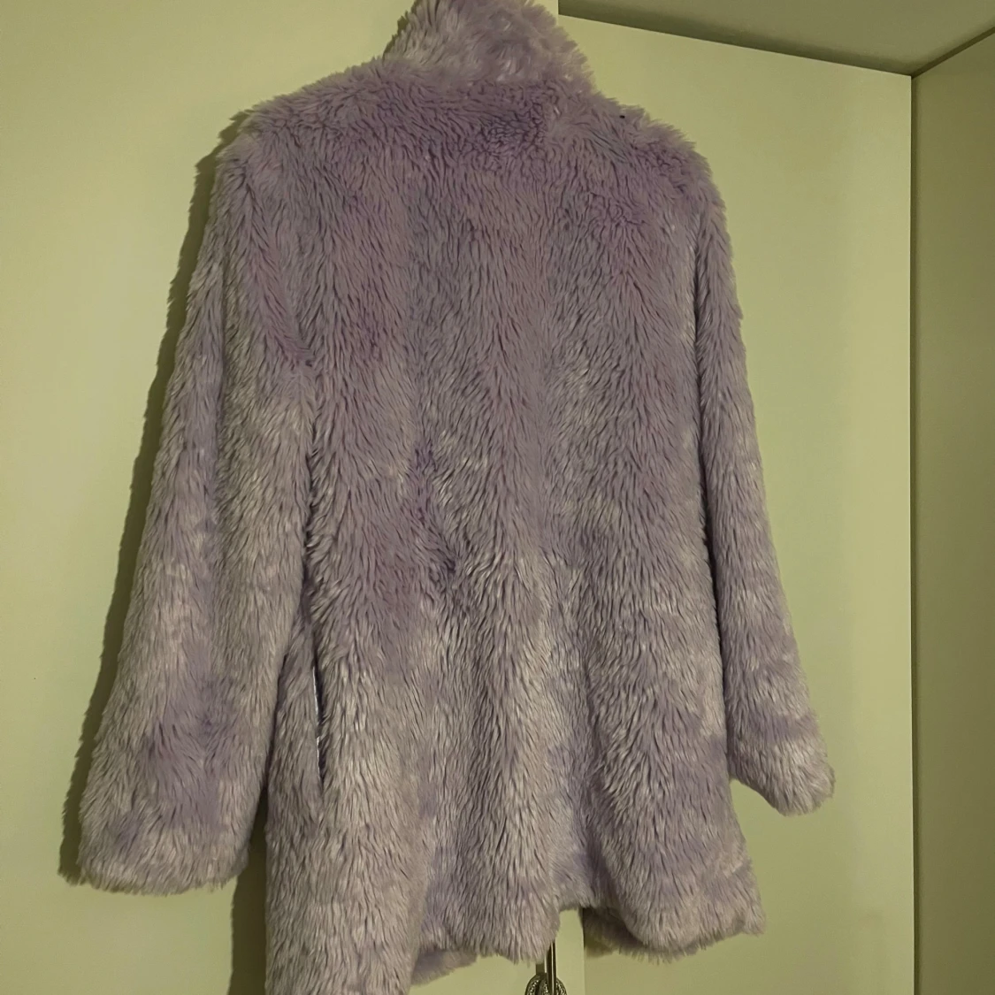 Ljuslila  pälsjacka - 1