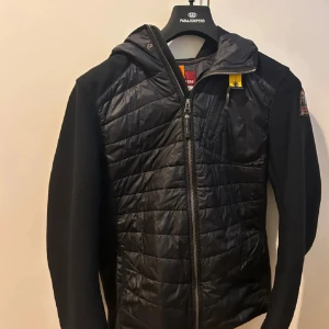 Parajumper jacka  - Hör av er vid intresse 