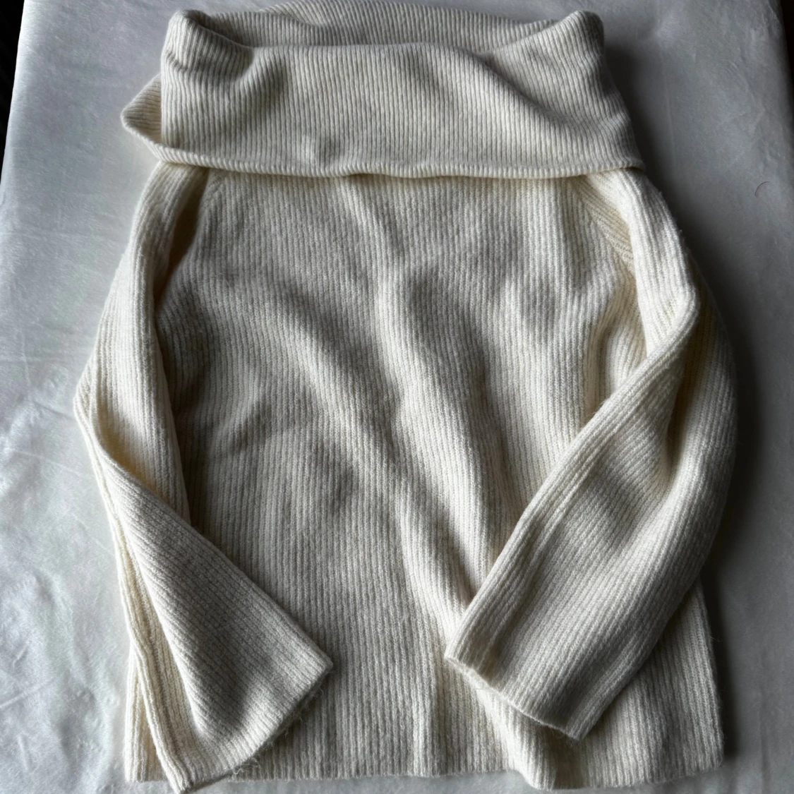 Offshoulder tröja - 1