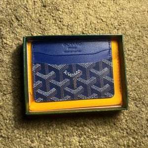 Plånbok  - Säljer en helt ny plånbok allt i bilden följer med fraktar samma dag som köp