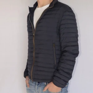 Herno Jacka - Säljer denna Herno jacka i mycket fint skick! | Storlek M | Pris går att diskuteras vid snabb affär! | Hör av dig vid minsta fundering! |