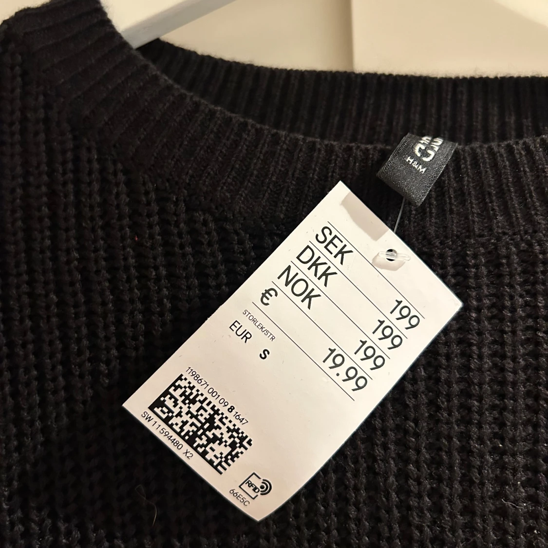 Svart stickad tröja med knyt från H&M - 2