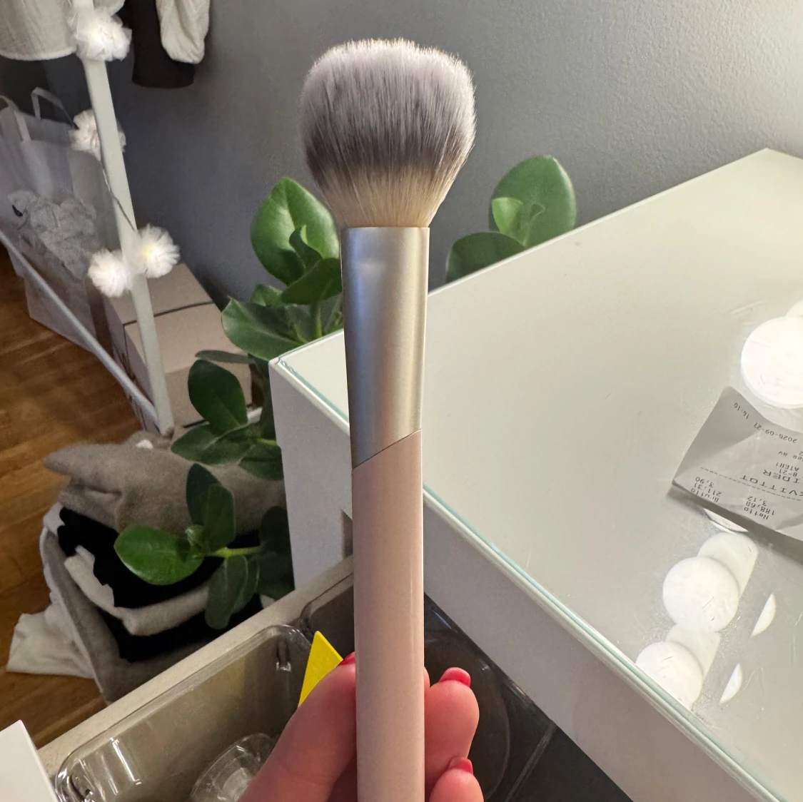 211 Sculpted Bronzer Brush