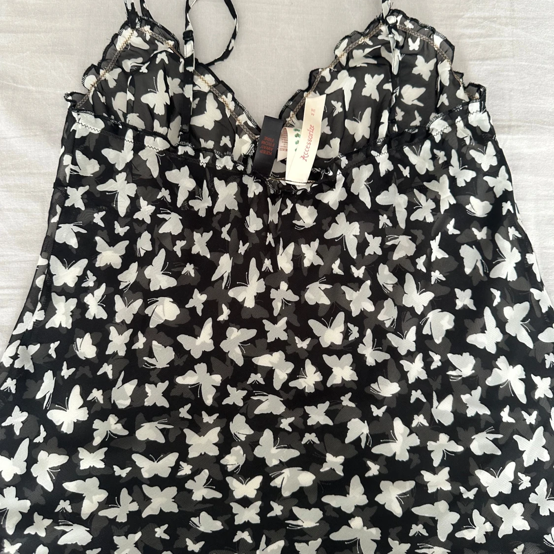 Svart mesh-linnetopp med fjärilar - 2