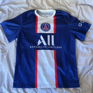 Lionel Messi Paris Saint-Germain fotbolls tröja. - Fotbolls tröja storlek S.